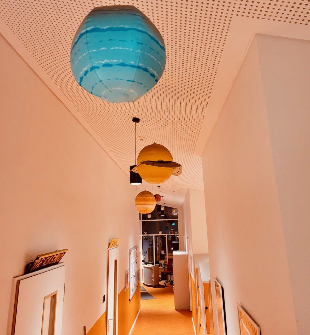 Unsere Flurdecke als Sonnensystem